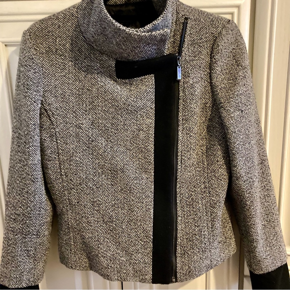 Zara Women’s Jacket. Medium.